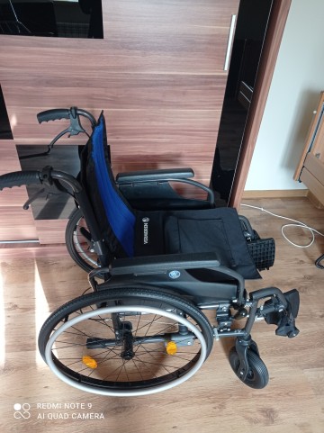 Sprzedam w&oacute;zek inwalidzki