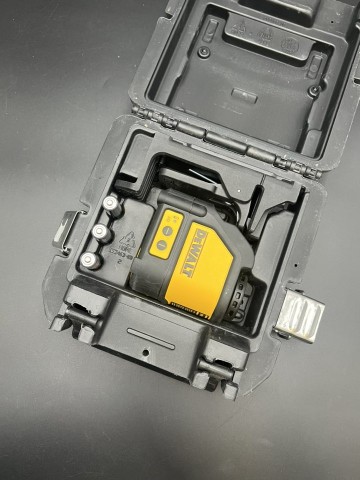 Laser krzyżowy DeWalt DW088K