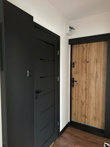 3 pok. mieszkanie po gruntownym remoncie -niski blok -V os.