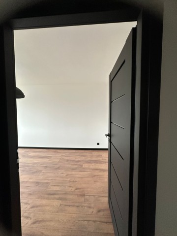 3 pok. mieszkanie po gruntownym remoncie -niski blok -V os.