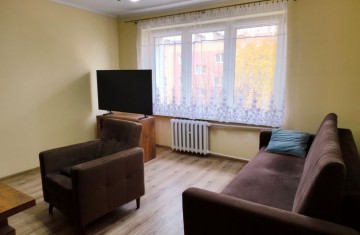 Przestronna kawalerka, II piętro, po remoncie, w niskim blok ...