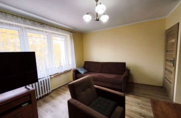 Przestronna kawalerka, II piętro, po remoncie, w niskim blok ...