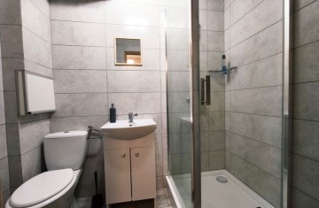 Przestronna kawalerka, II piętro, po remoncie, w niskim blok ...