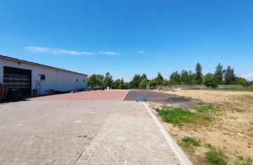 Hala prod.-magazynowa, biura, utwardzony plac, duża działka