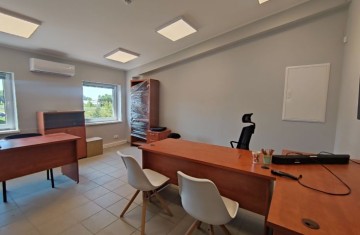 Hala prod.-magazynowa, biura, utwardzony plac, duża działka