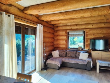 Sprzedam dom z bali na dużej działce w okolicy jeziora