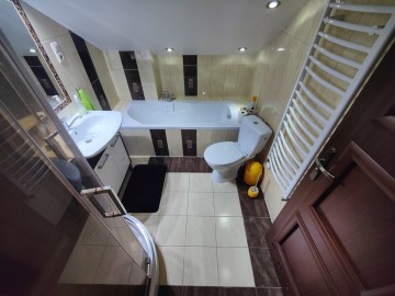 Sprzedam duży dom z pokojami noclegowymi -Licheń Stary