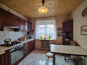 Sprzedam duży dom z pokojami noclegowymi -Licheń Stary