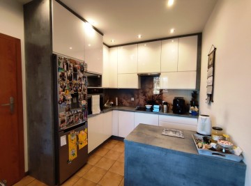 Na sprzedaż dom w pobliżu jezior, zagospodarowana działka