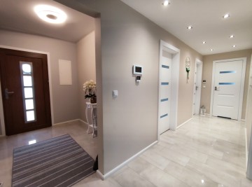 Nowoczesny dom, duża działka, dwustanowiskowy garaż-Janowice