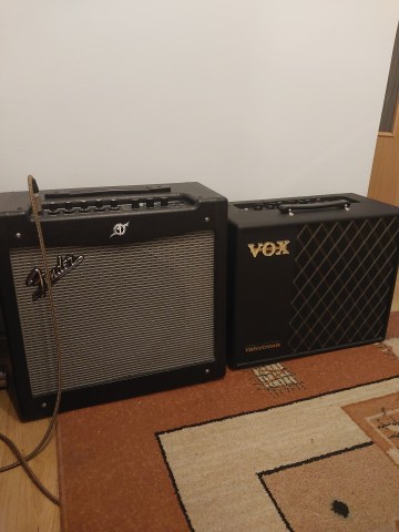 Sprzedam dwa wzmacniacze do gitary elektrycznej