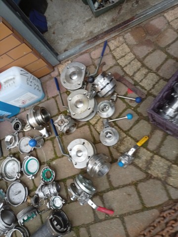 Sprzedam akcesoria do cystern tkw