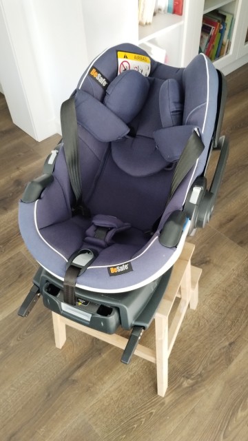 Foteliki z bazą isofix