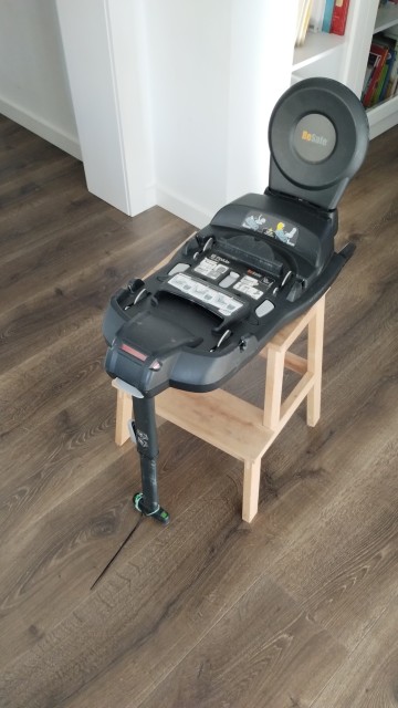 Foteliki z bazą isofix