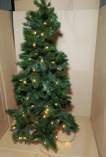 Choinki sztuczne powystawowe