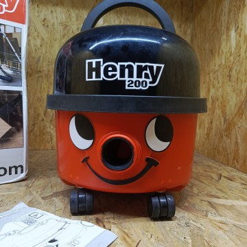 Numatic Henry