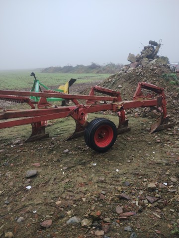 Sprzedam pług zagonowy 4 skibowy