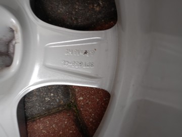 Felgi aluminiowe z oponami 195/55R16 Good Year zimowe