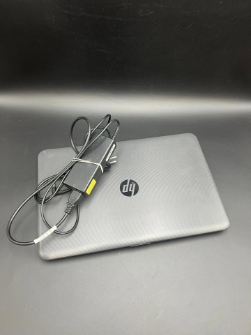 Laptop HP TPN-C125 4/200 GB