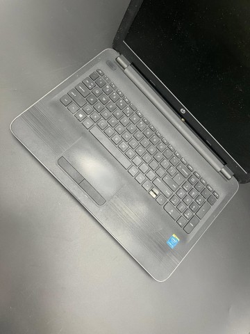 Laptop HP TPN-C125 4/200 GB
