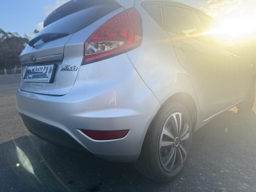 Sprzedam samoch&oacute;d Ford Fiesta 2009