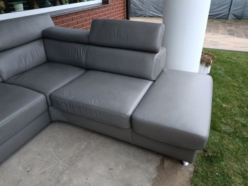 Sprzedam narożnik ze sk&oacute;ry