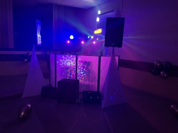 Dj, nagłośnienie i oświetlenie. Oprawa muzyczna imprez