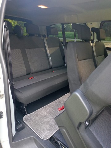 Opel Vivaro mały przebieg 9 osobowy