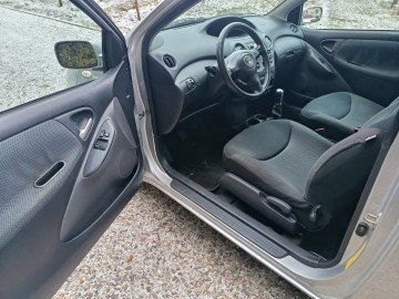 Yaris 1,4d4d 2005 stan idealny