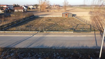 Sprzedam działkę budowlaną ogrodzoną z garażem -Dobrosołowo