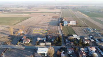 Sprzedam działkę budowlaną ogrodzoną z garażem -Dobrosołowo