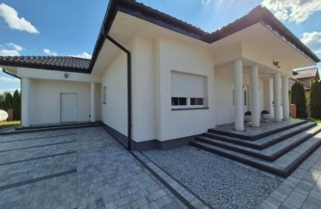 Nowoczesny, parterowy dom w spokojnej okolicy miasta, os. Pa ...