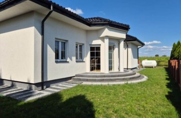 Nowoczesny, parterowy dom w spokojnej okolicy miasta, os. Pa ...