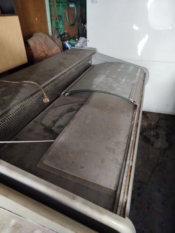 Syndyk sprzeda wyposażenie sklepu mięsnego