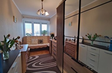 Sprzedam mieszkanie 2 pok., niski blok, 3 piętro, V os.