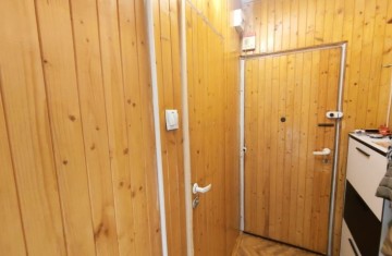 Sprzedam mieszkanie 2 pok., niski blok, 3 piętro, V os.