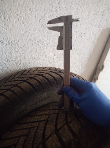 Opony wielosezonowe 215/65 R16