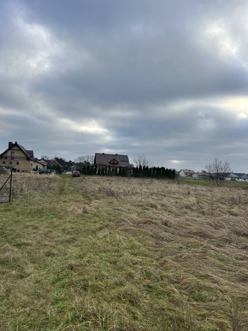 Sprzedam działkę budowlaną 1010m2 z warunkami zabudowy