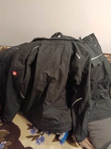 Kurtka i spodnie zimowe przeciw deszczowe firmy Strauss