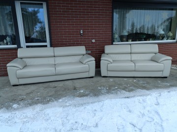 Sprzedam dwie sofy ze sk&oacute;ry