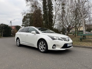 Sprzedam TOYOTA AVENSIS KOMBI T27