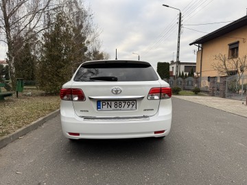 Sprzedam TOYOTA AVENSIS KOMBI T27