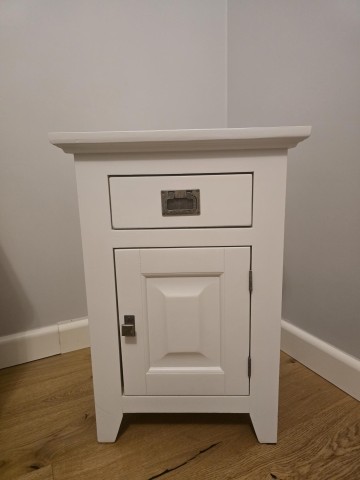 Sprzedam 2 szafki nocne