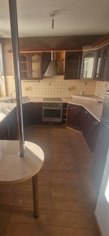 Oddam meble z wyposazeniem i wanne z hydromasazem