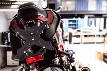 Kr&oacute;tkie mocowanie tablicy rejestracyjnej Kawasaki Z900 ogon