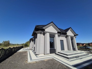 Na sprzedaż unikatowy, bardzo przestronnym dom w Żychlinie