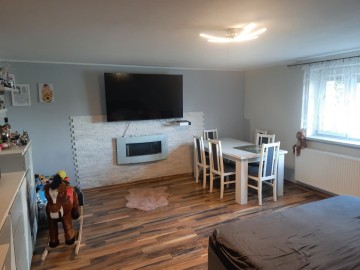 Sprzedam lub zamienię na mieszkanie dom w Osadzie