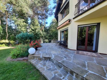 Sprzedam dom-pow. 200m2-5 pokoi-działka 2017m2-os. Lask&oacute;wiec