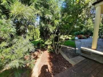 Sprzedam dom-pow. 200m2-5 pokoi-działka 2017m2-os. Lask&oacute;wiec