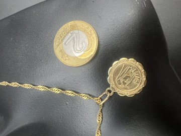Złoty łańcuszek z medalikiem  Uszkodzone zapięcie